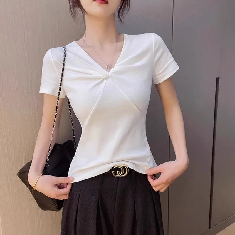 Summer V-neck Crew Neck T-Shirt: Minimalist Design, Twisted Detail, Slim-Fit, Slimming Top, Trendy Ribbed Stretch Fabric