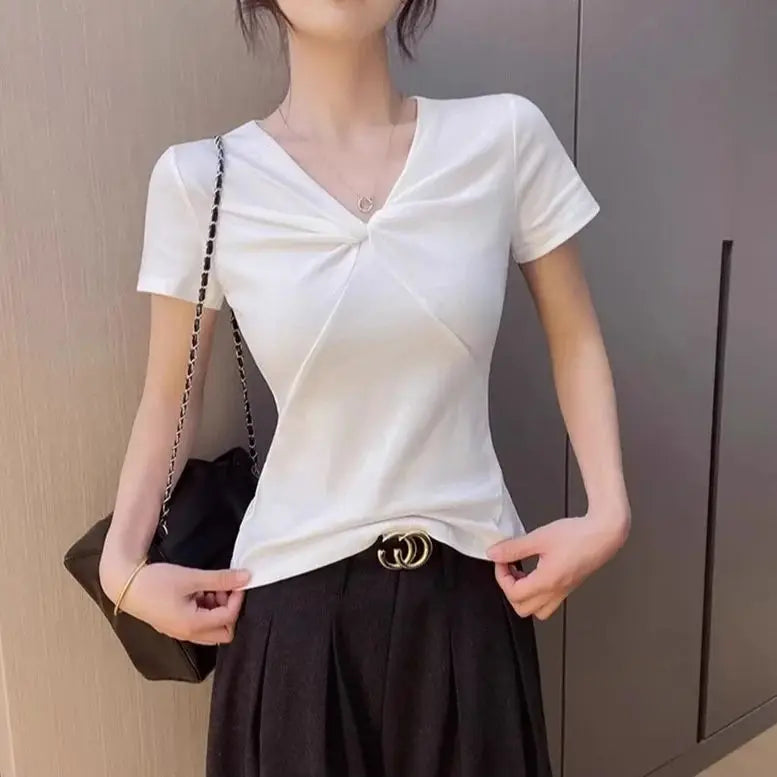 Summer V-neck Crew Neck T-Shirt: Minimalist Design, Twisted Detail, Slim-Fit, Slimming Top, Trendy Ribbed Stretch Fabric